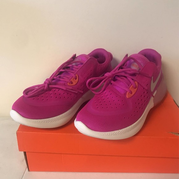 NIKE WOMENS SIZE 6.5 JOYRIDE DUAL RUN RUNNING SHOES, PINK - Picture 3 of 8
